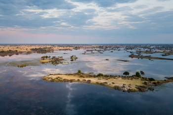 Pom Pom Camp: Land und Wasser