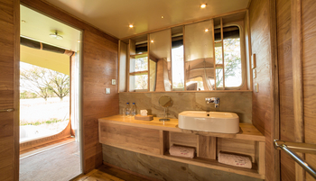 Roving Bushtops Camp: Standardzelt - Gästebad