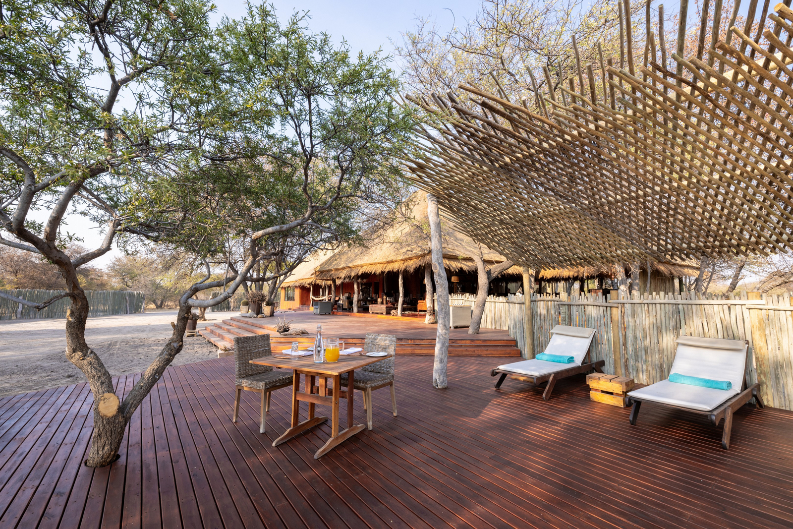 Gham Dhao Lodge Gham Dhao Lodge: Pool Deck und Lodge