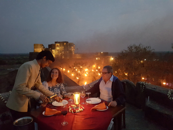Shahpura Bagh: Dinner im Dhikhola Fort