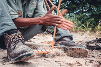 Tau Pan Camp Tau Pan Camp: Feuer drehen