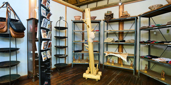 Dolomite Camp: Souvenirshop