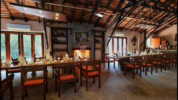 Kanha Earth Lodge: Speisesaal