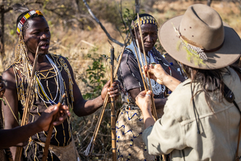 Legendary Mwiba Lodge: Volk der Hadzabe