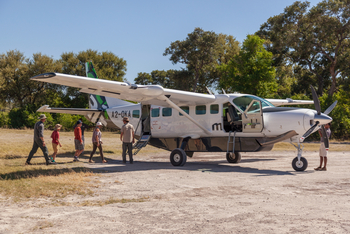 Machaba Camp: Landung am Airstrip