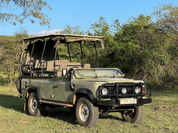 Mihingo Lodge: Geländefahrzeug