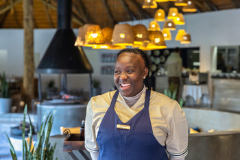 Mushara Bush Camp: Lodge und Garten