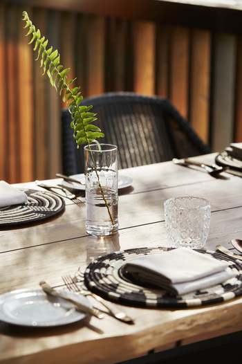 One and Only Gorilla's Nest: Gedeckter Tisch