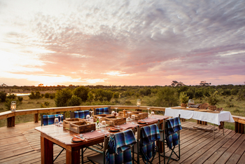Skybeds: Dining Platform - Dinner
