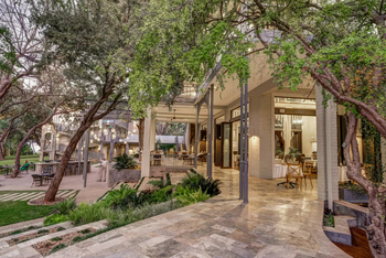 The Palm River Hotel: Zugang zur Dining Hall