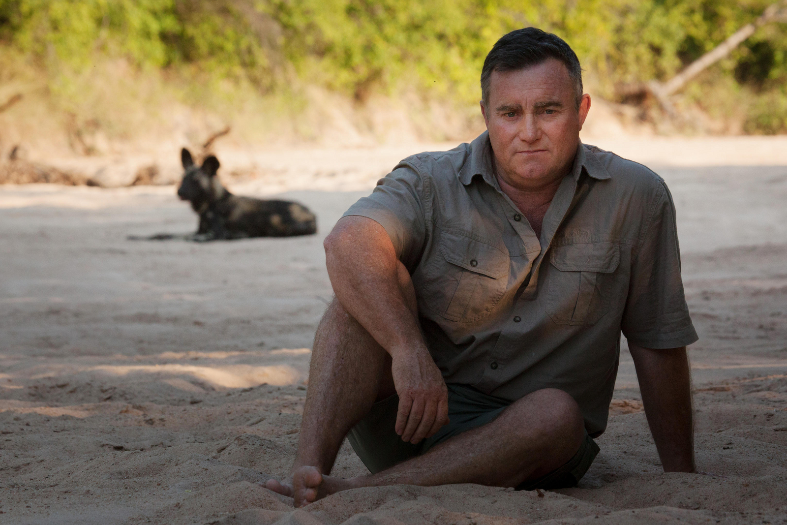 Vundu Camp Vundu Camp: Nick Murray mit Wildhund