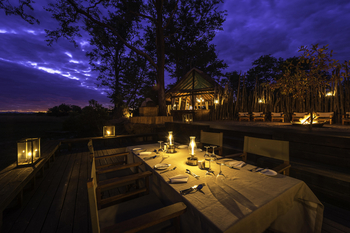 Zungulila Bushcamp: Dinner Table