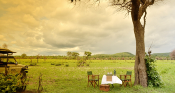 Ghoha Hills Savuti Lodge Ghoha Hills Savuti Lodge: Bush Dinner