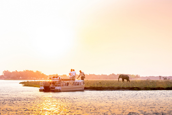 Old Mondoro Camp: Motorbootausflug