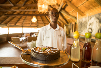 Dinaka Lodge: Kuchen