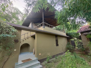 Forsyth Lodge Forsyth Lodge: Doppelstöckiges Machaan Cottage