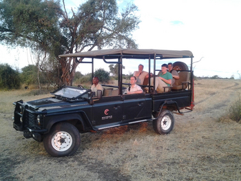 Muchenje Safari Lodge: Game Drive Vehicle