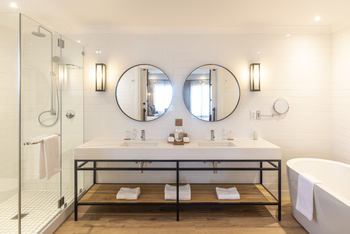 Riverdene Family Lodge: Gästebad