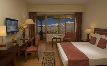 The Grand Dragon Hotel: Deluxe Room