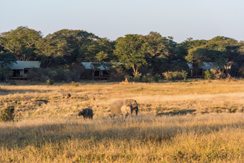 Verney's Camp: Aussenansicht