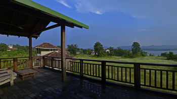 Denwa Backwater Escape: Treehouse Deck