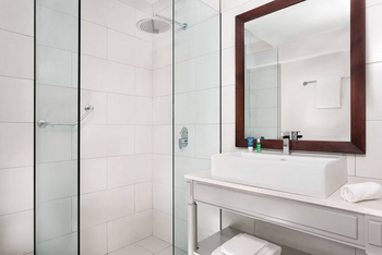 Four Points Arusha Hotel: Bad