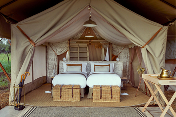 Laba Migration Camp: Zelt mit zwei Einzelbetten