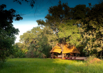 Nkwali Camp: Hauptgebäude