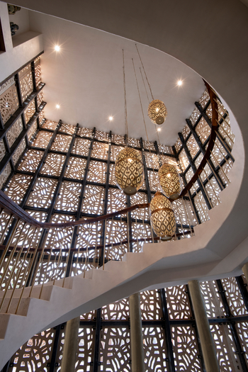 Aramness Aramness: Treppenhaus hinter Jali Screens