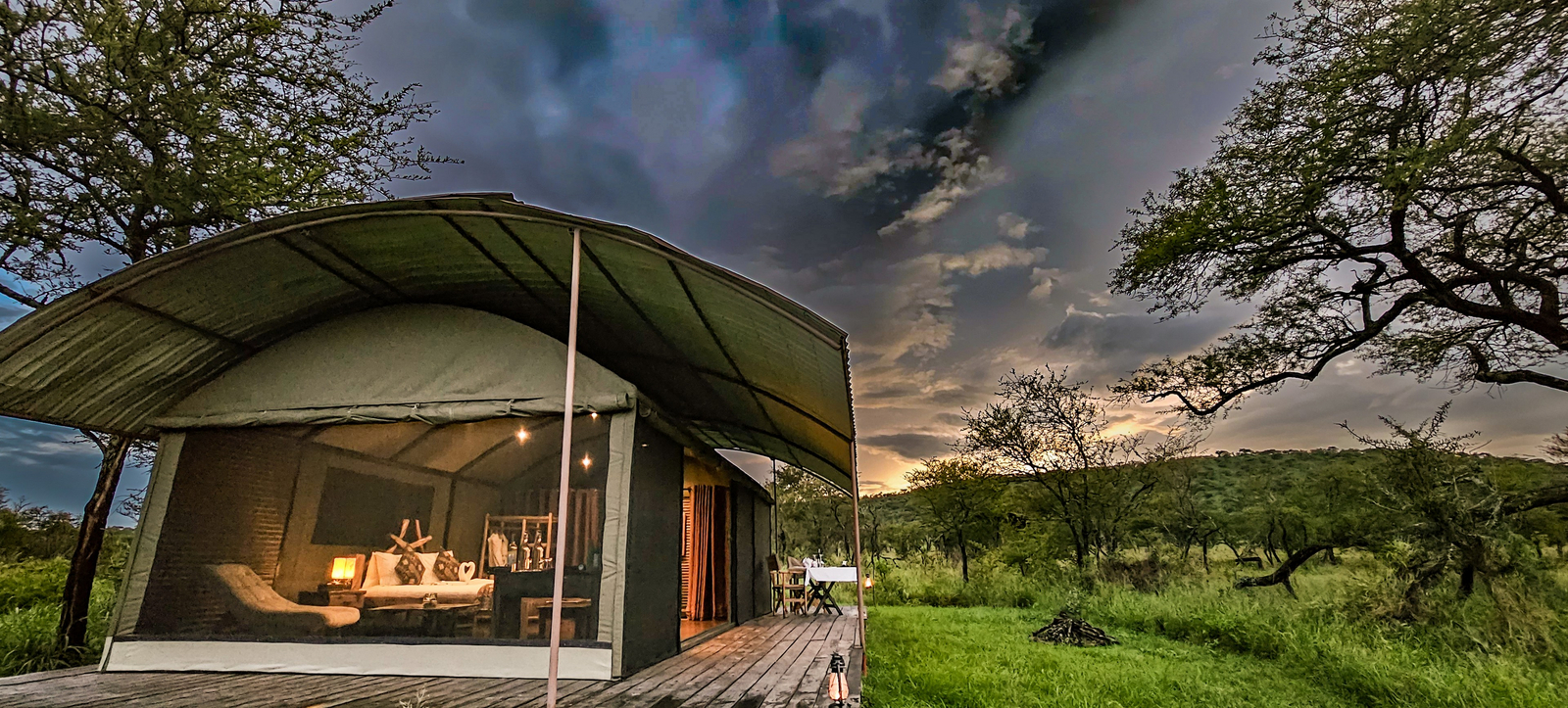 Asanja Moru Asanja Moru: Gästezelt mit Tonnengewölbe