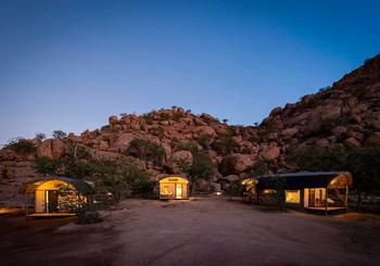 Camp Isa: Gästezelte