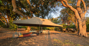 Kweene Trails: Mess Tent