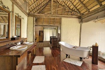 Lagoon Camp Lagoon Camp: Wanne und Waschtisch