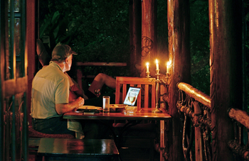 Mahogany Springs Safari Lodge: Veranda