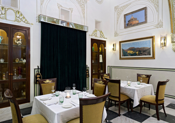 Samode Haveli: Dining