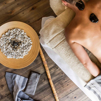 Singita Lebombo Lodge: Spa Behandlungsliege für Hot-Stone Rückenmassage