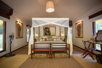 Sujan Sher Bagh: Tented Jungle Suite - Doppelbett mit Moskitonetz