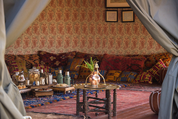 Duke's Camp: Kissenlager