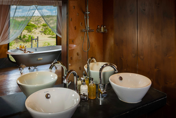 Mahali Mzuri: Gästebad