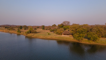 Nanzhila Lake Camp Nanzhila Lake Camp: Lage am Itezhi-Tezhi Lake