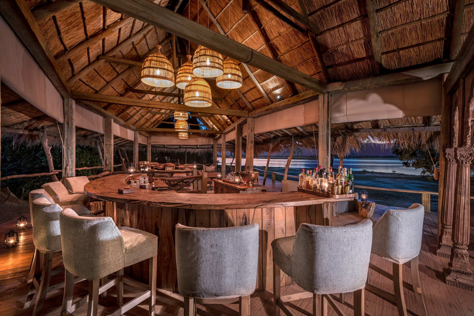 Nyamatusi Camp Nyamatusi Camp: Bar draußen