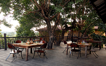 Samode Safari Lodge Samode Safari Lodge: Lunch unter Bäumen