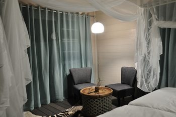 Spitzkoppen Lodge: Abend im Gästezelt