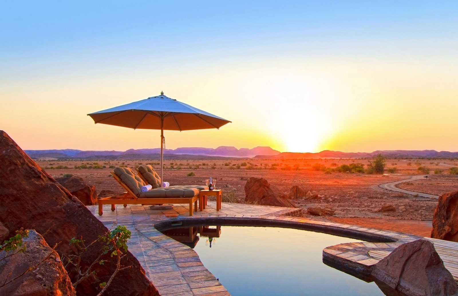 Twyfelfontein Country Lodge Twyfelfontein Country Lodge: Außenbereich der Luxussuite