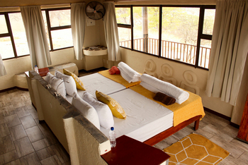 Ugab Terrace Lodge: Fliesenfußboden