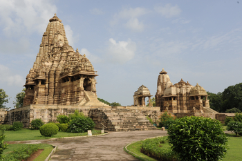Khajuraho: Zugang zu Kandariya-Mahadev- und Devi-Jagadambi-Tempel