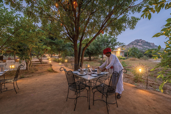 Bera Safari Lodge: Restaurant