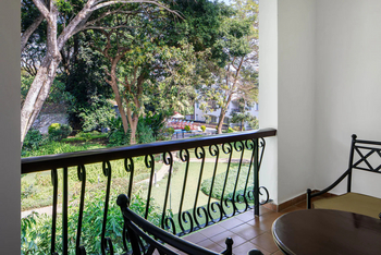 Four Points Arusha Hotel: Deluxe Room Balkon