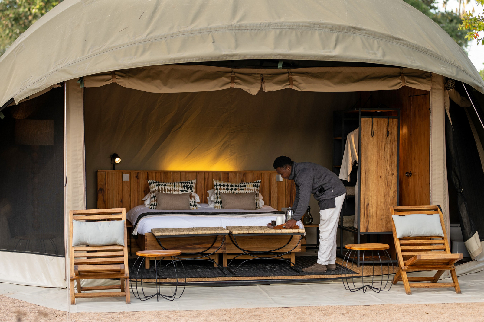 Kokoko Camp Kokoko Camp: Mitarbeiter im Gästezelt