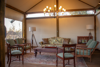 Kwara Camp Kwara Camp: Sessel und Sofas